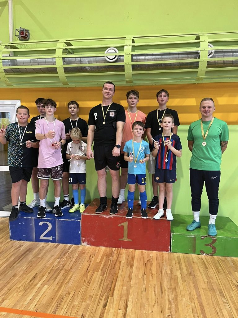 futbola turnīra apbalvošana