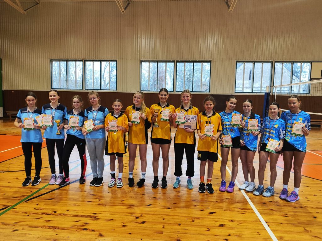 basketbola komandu apbalvošana