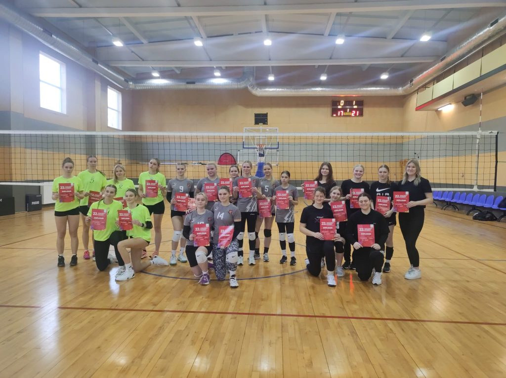 volejbola sacensību apbalvošana