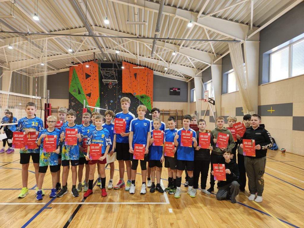 volejbola sacensību apbalvošana