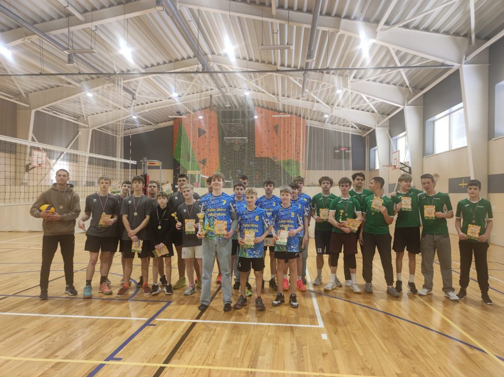 volejbola sacensību apbalvošana