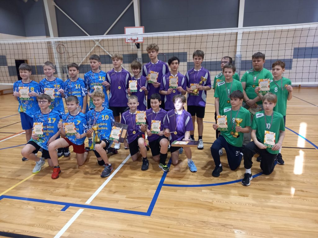 volejbola sacensību apbalvošana