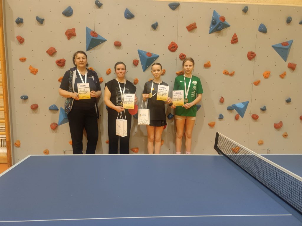 novada cempionats galda tenisa