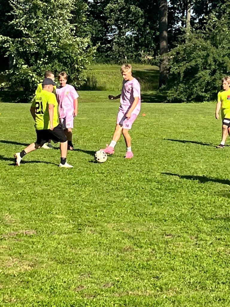 futbola turnīri