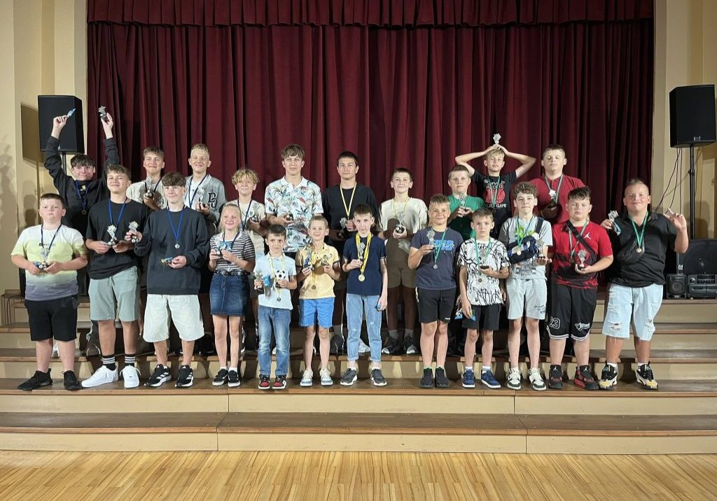 futbola turnīra apbalvošana