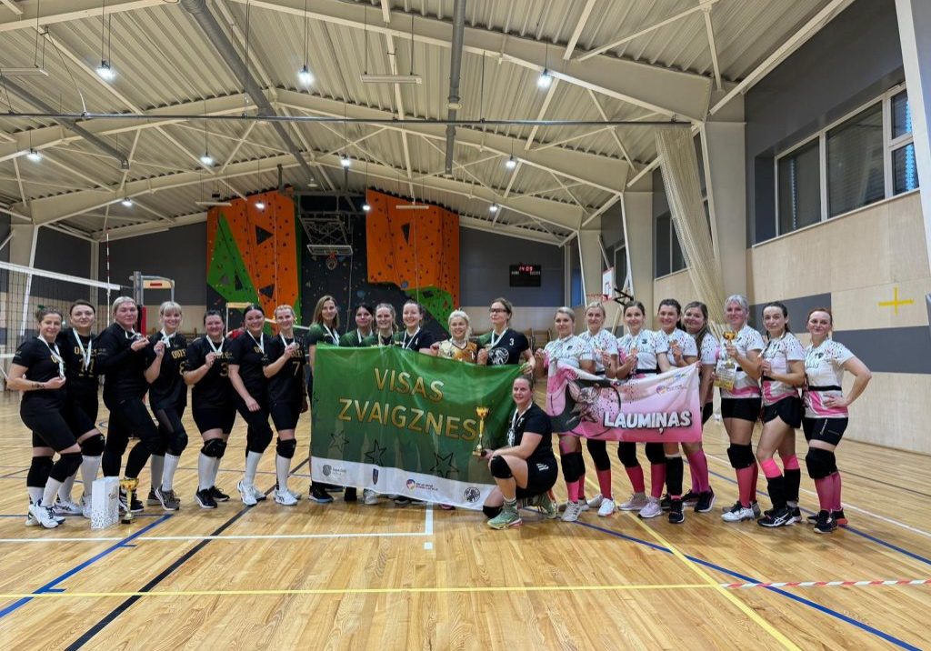 ķer un servē bumbu apbalvošana